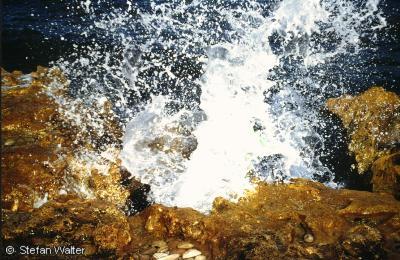 August - Wellenbrecher